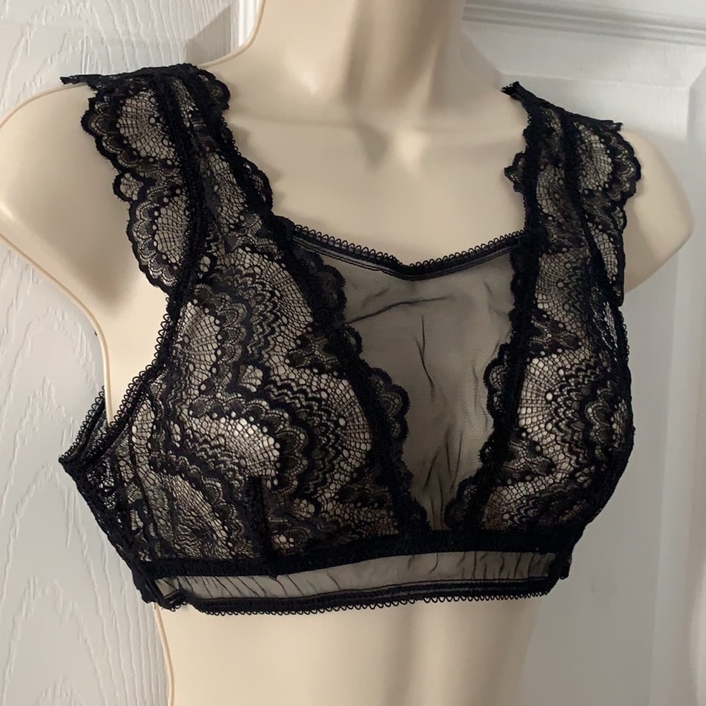 Top shop lace bra top. black lace. size UK 12, US 8